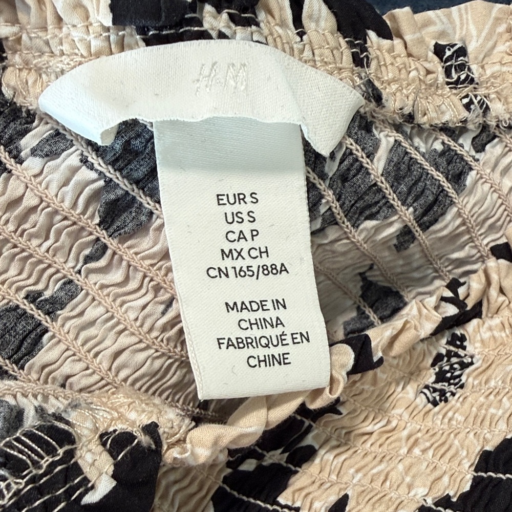 H&M Black and Cream Floral Smocked Maxi Dress - Picture 10 of 10